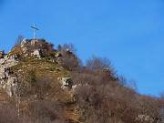 22 Zoom sulla croce del Monte Castello